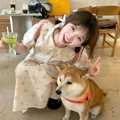 院子里的女人
